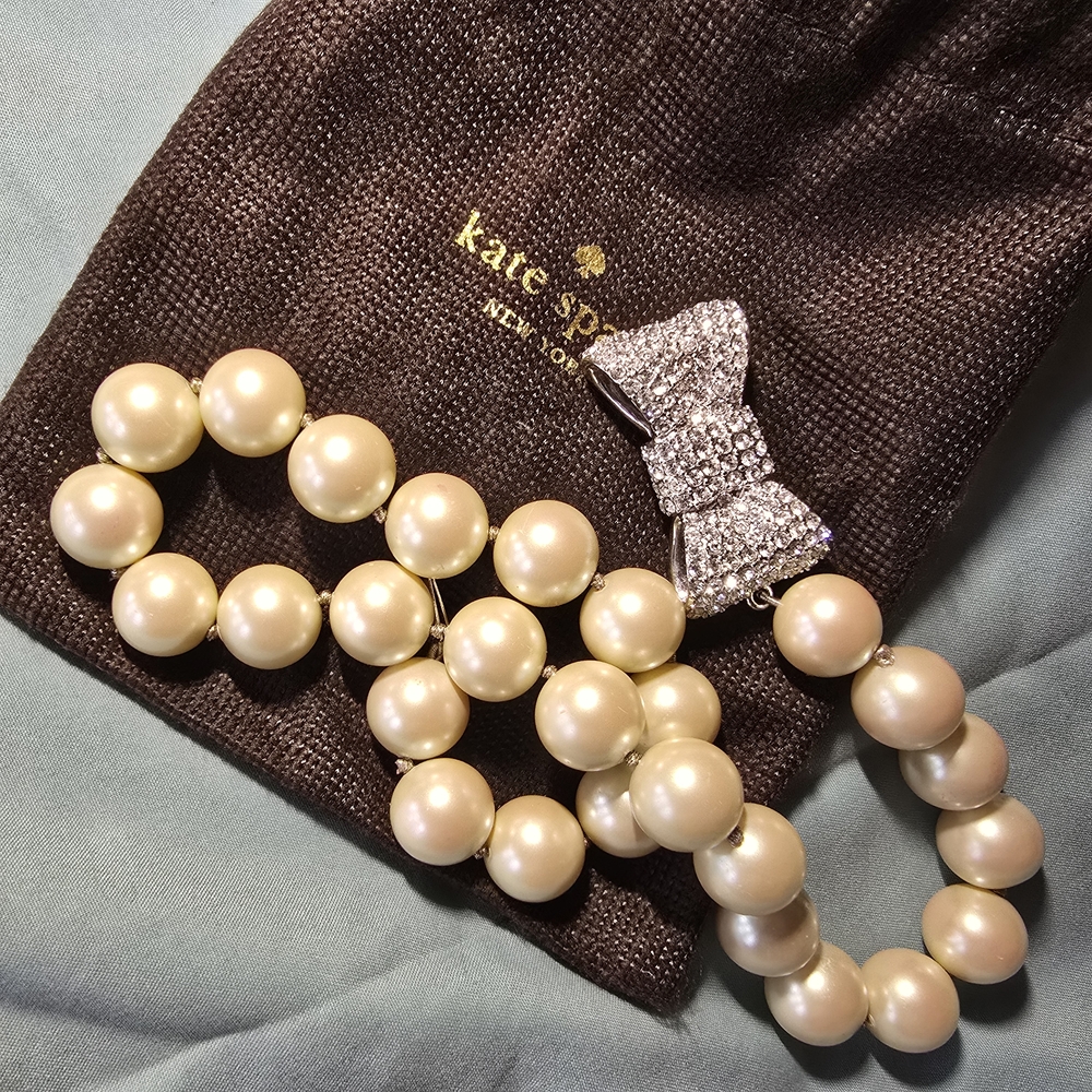 Vintage Kate Spade Pearl Necklace with Silver Bow-Coachella-Jewelry-Theme - Picture 6 of 7